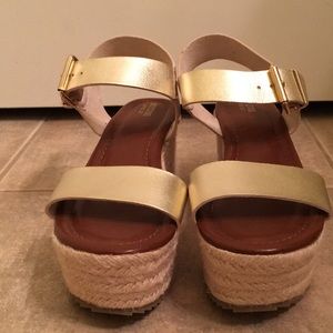 Gold wedges